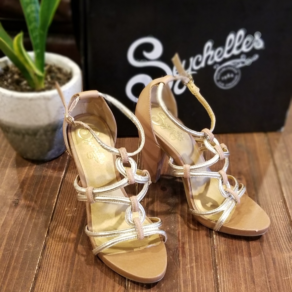 Beautiful wrap gold nude heel sandals 7
